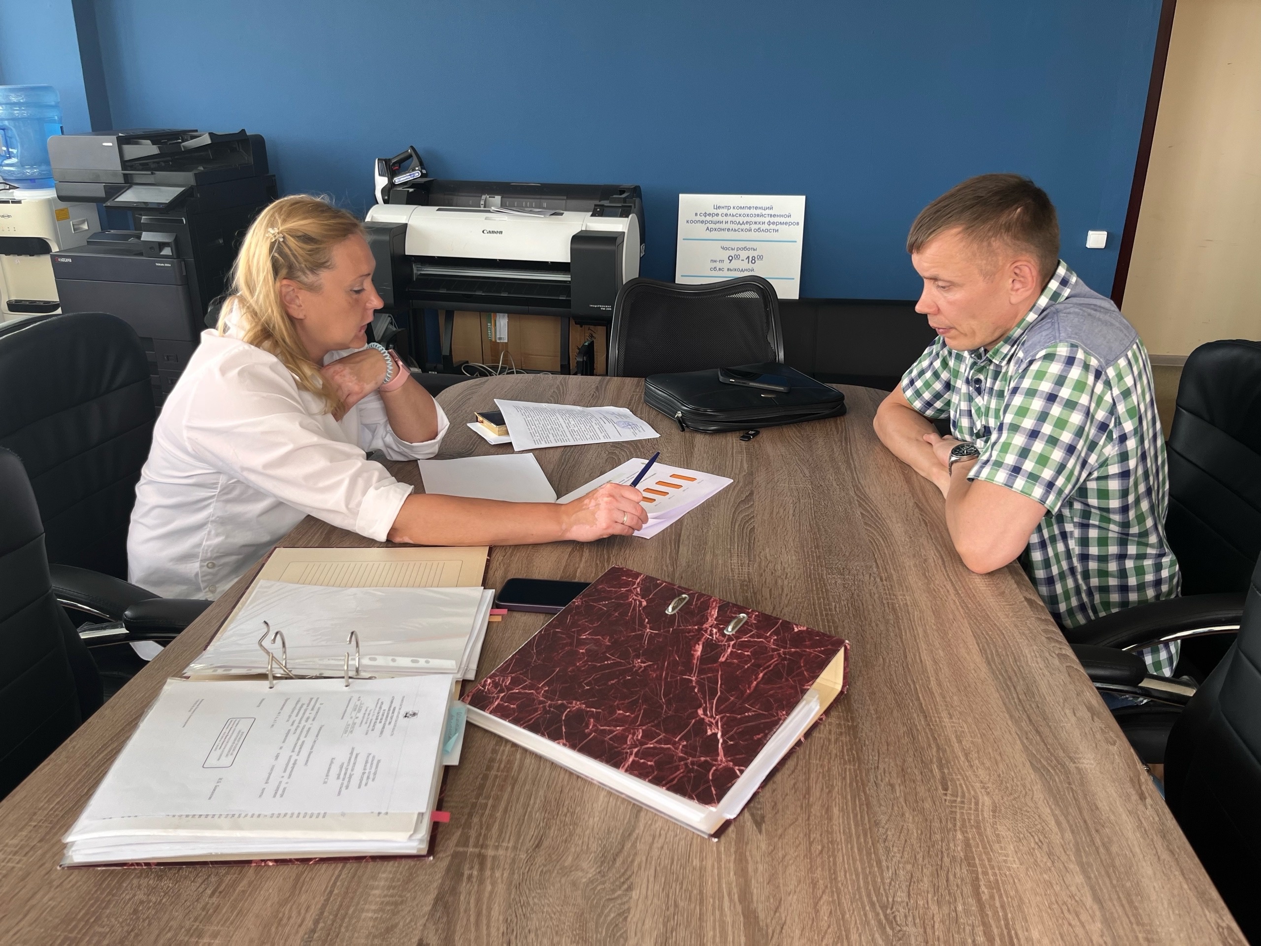 Участник программы «Защитники. Под крылом Архангела» ознакомился с деятельностью Центра сельхозкомпетенций